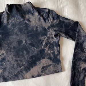 All Aligned Mock Neck Long Sleeve Shirt Nulu limited edition turtleneck NWOT 12